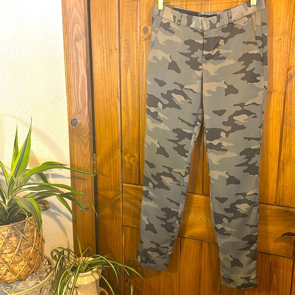 NWT Banana Republic Ryan Pants Camo 2